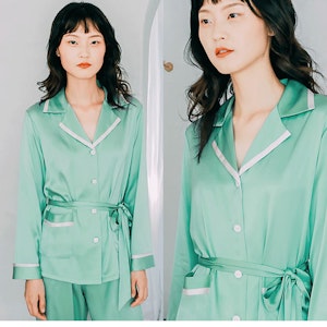 19 Momme Sexy Stylish Silk Pajamas Set