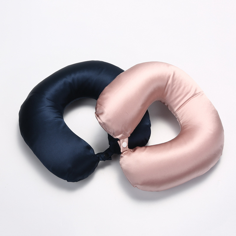 Calpak silk shop travel pillow