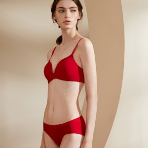 [CLEARANCE] Classy Wireless Gathered Silk Bra