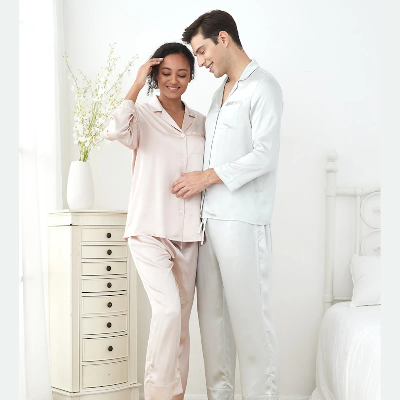 2 Sets RachelSilk Simple Silk Couple Pajamas