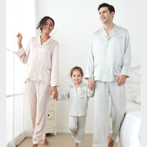 3 Sets RachelSilk Classic Silk Pajamas For Family - Gray Pink