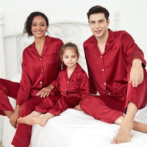 3 Sets RachelSilk Simple Silk Pajamas For Family - Claret